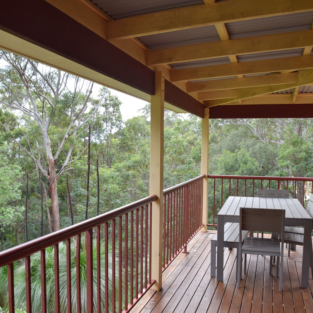 Outdoor dining and bush view.