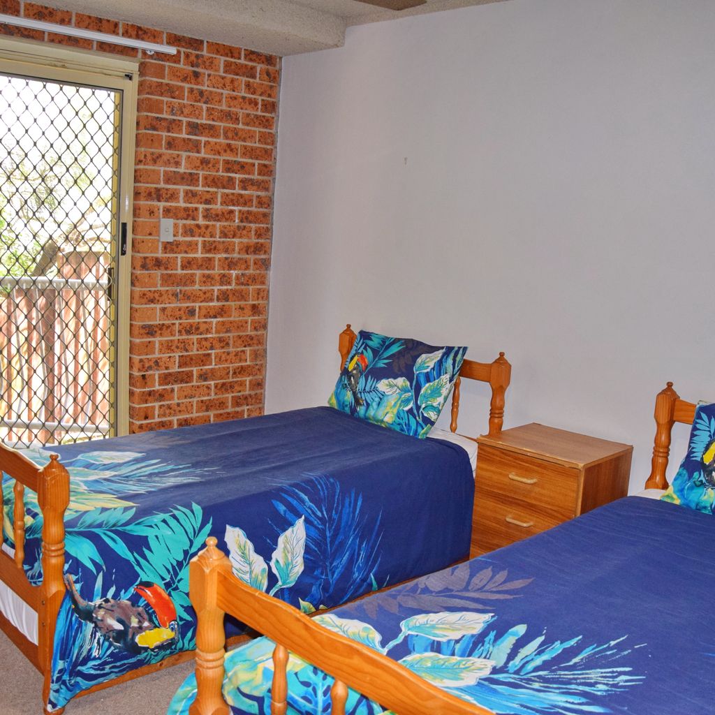 Second bedroom.