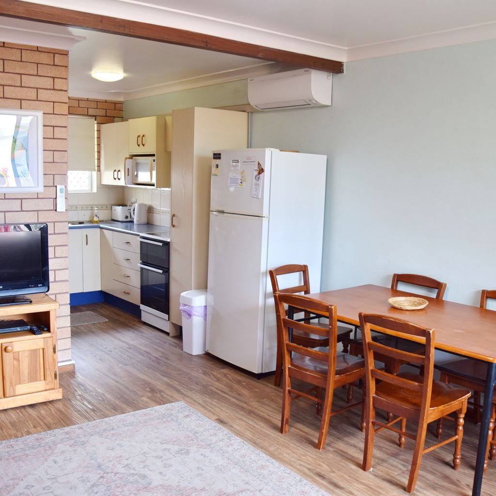 Kitchen and dining area.