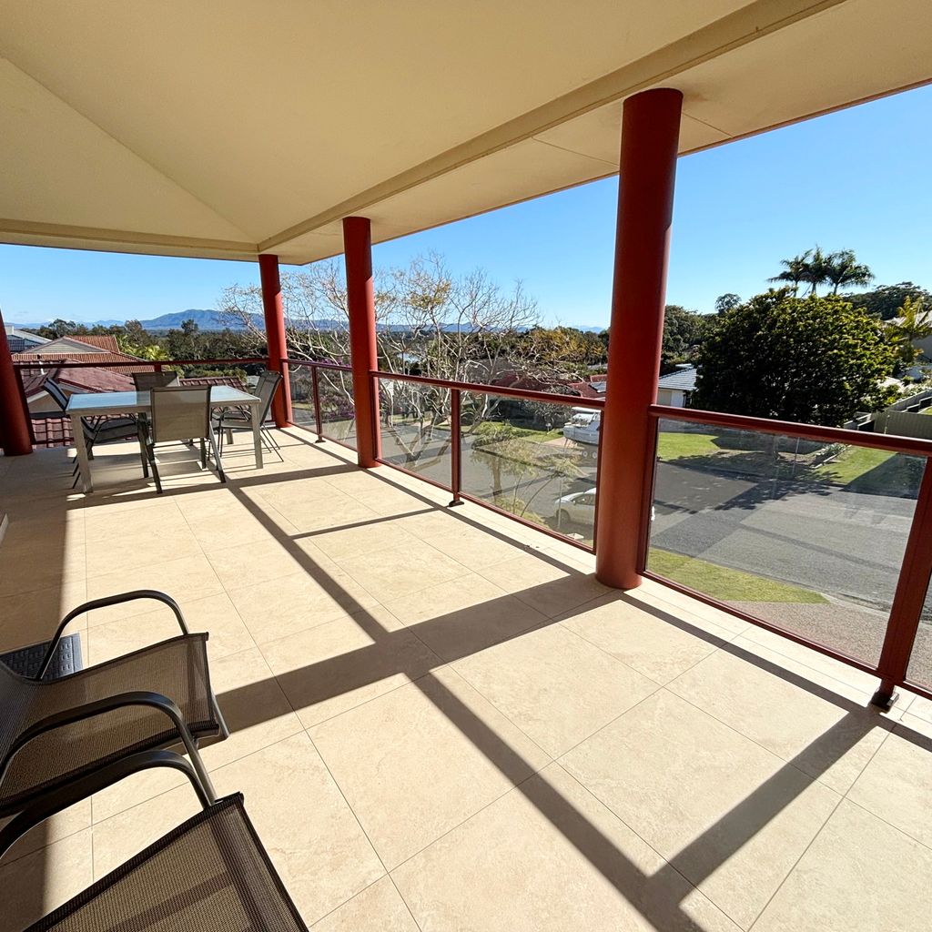 Balcony. 