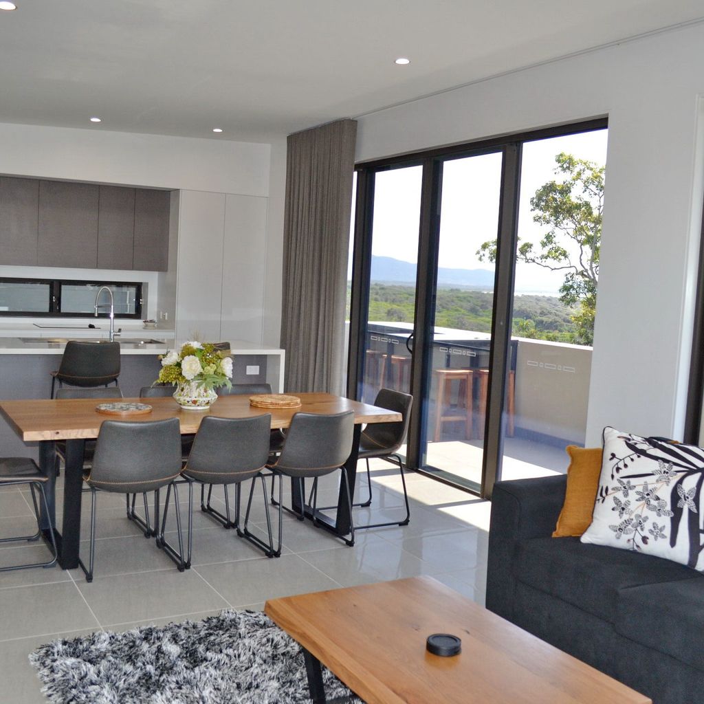 Kitchen and dining area.