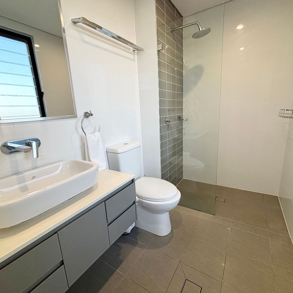 Master ensuite. 
