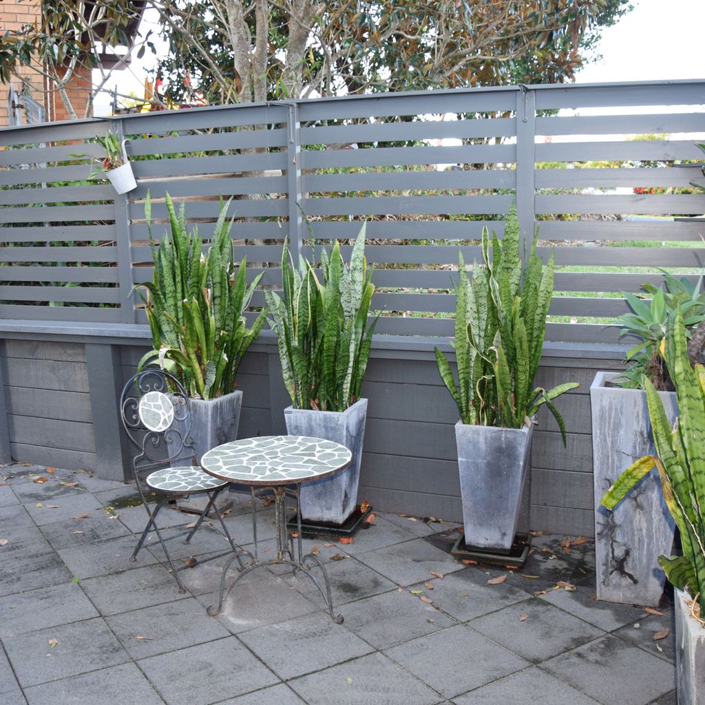 Private front patio.