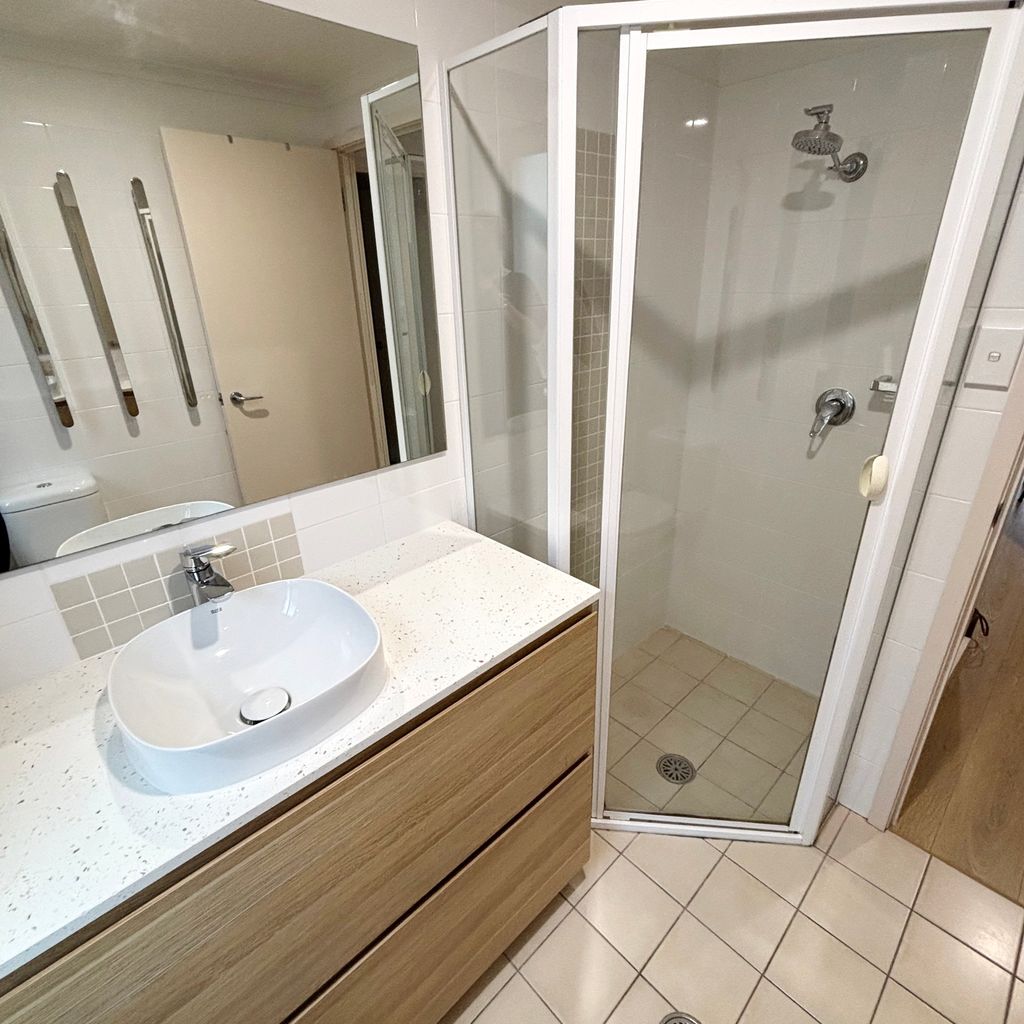 Jubilee Apartment 05