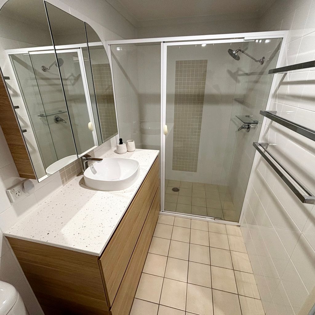Jubilee Apartment 05
