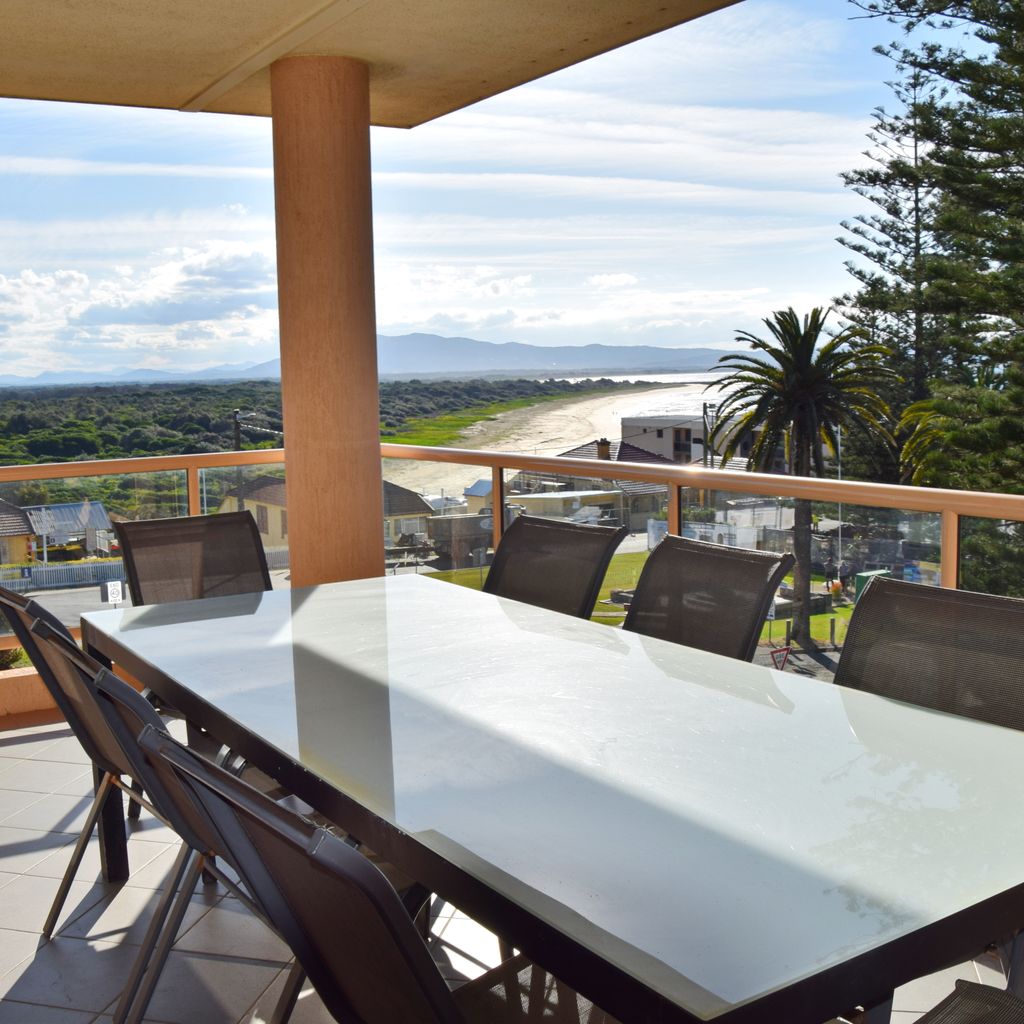Outdoor dining with view. 