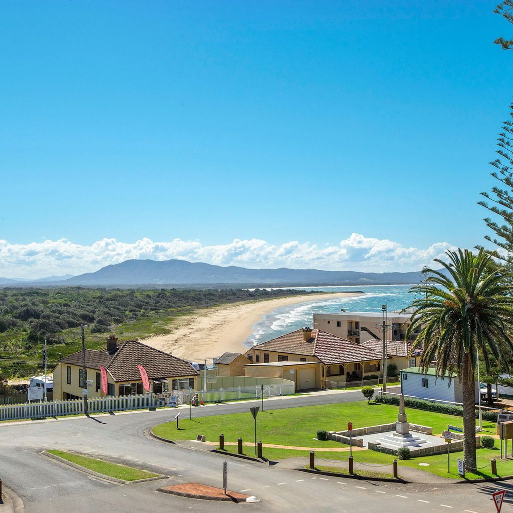 View towards Back Beach and Yarrahappini.