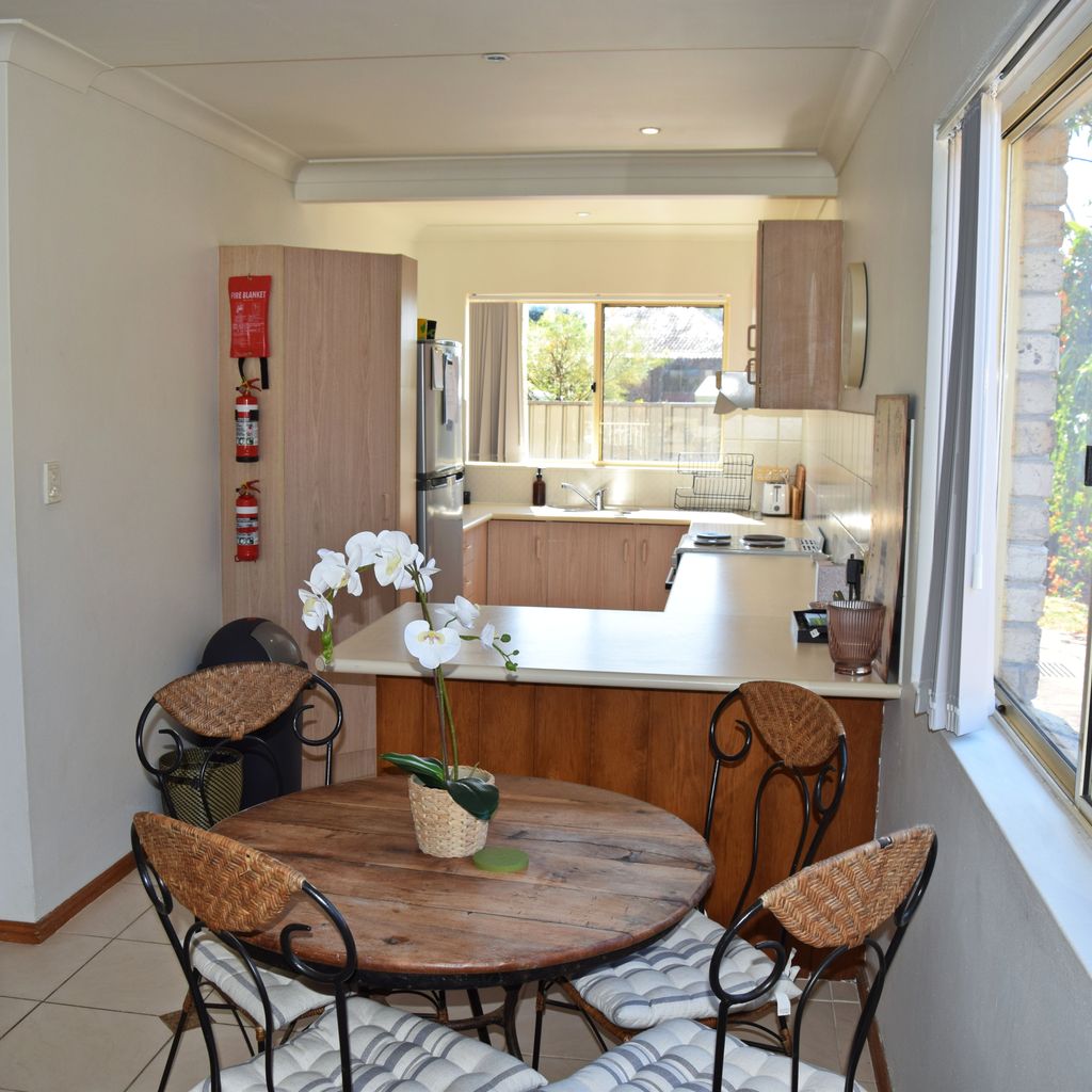 Kitchen and dining area.