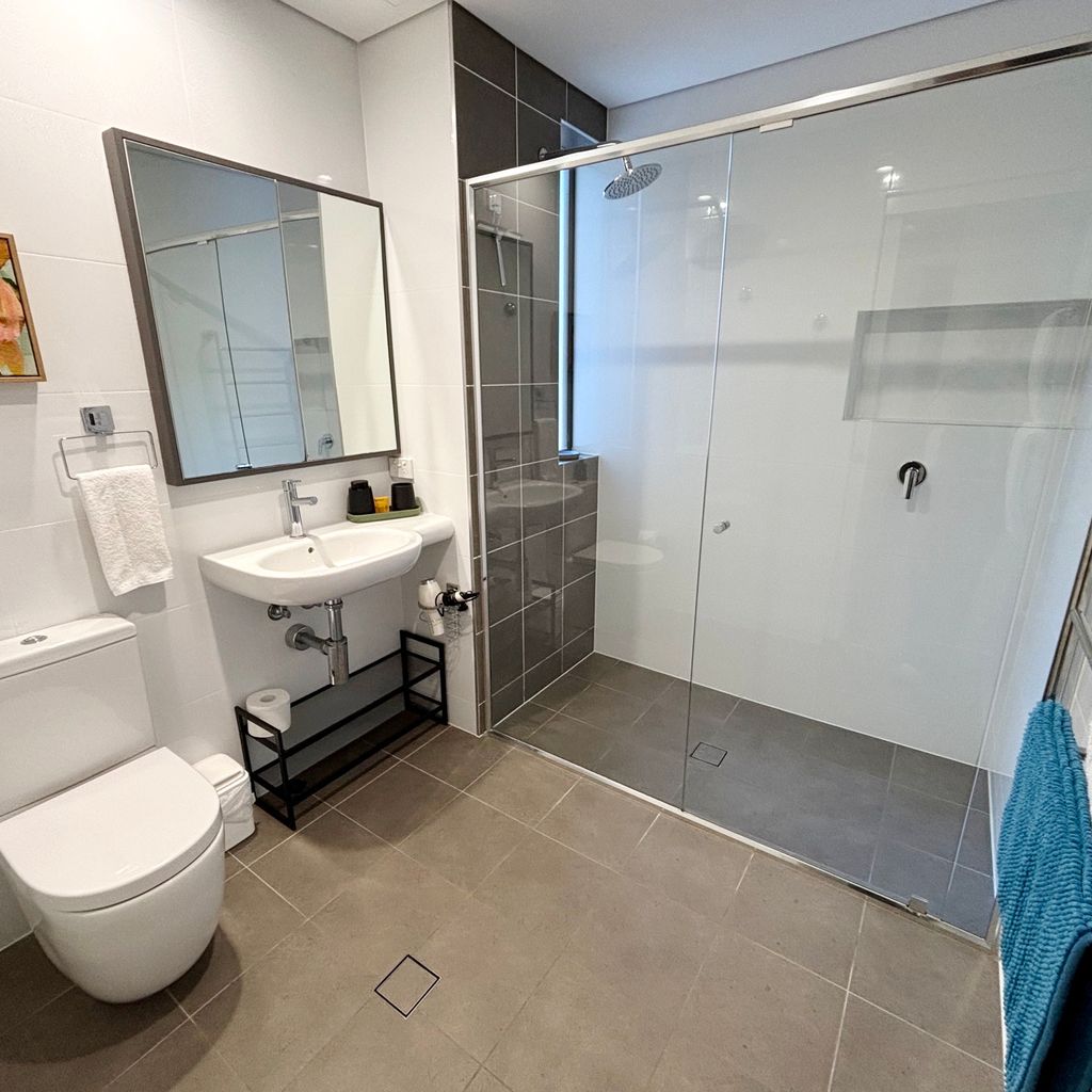 Master ensuite. 