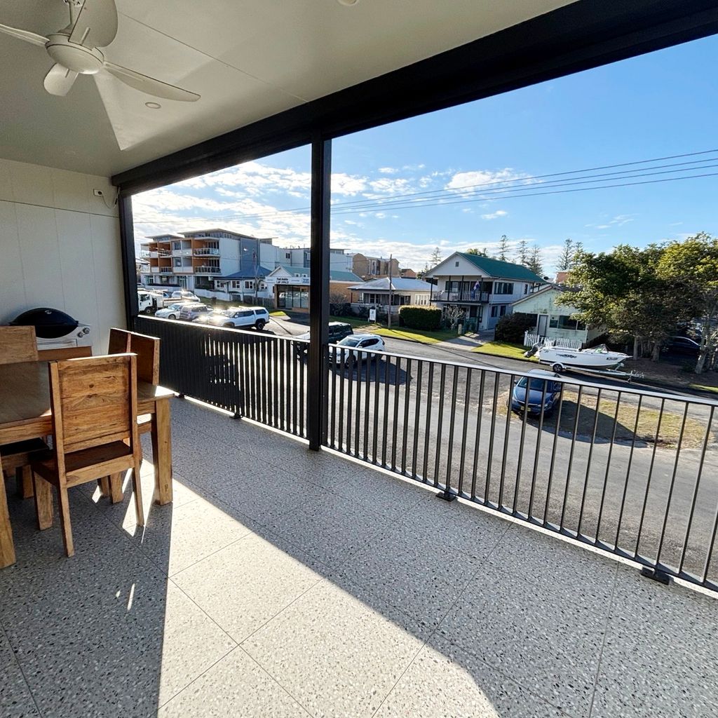 Outdoor dining. 