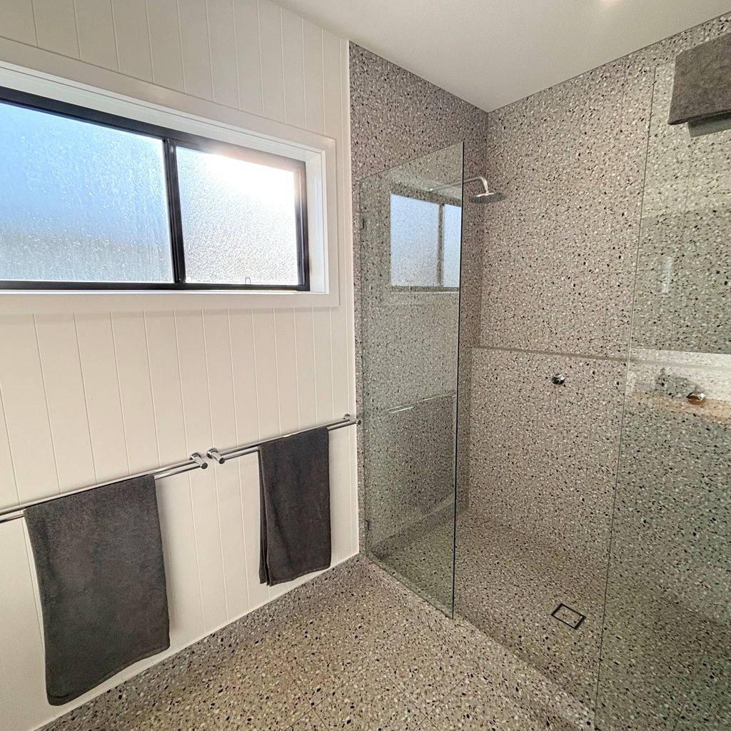 Main bathroom.