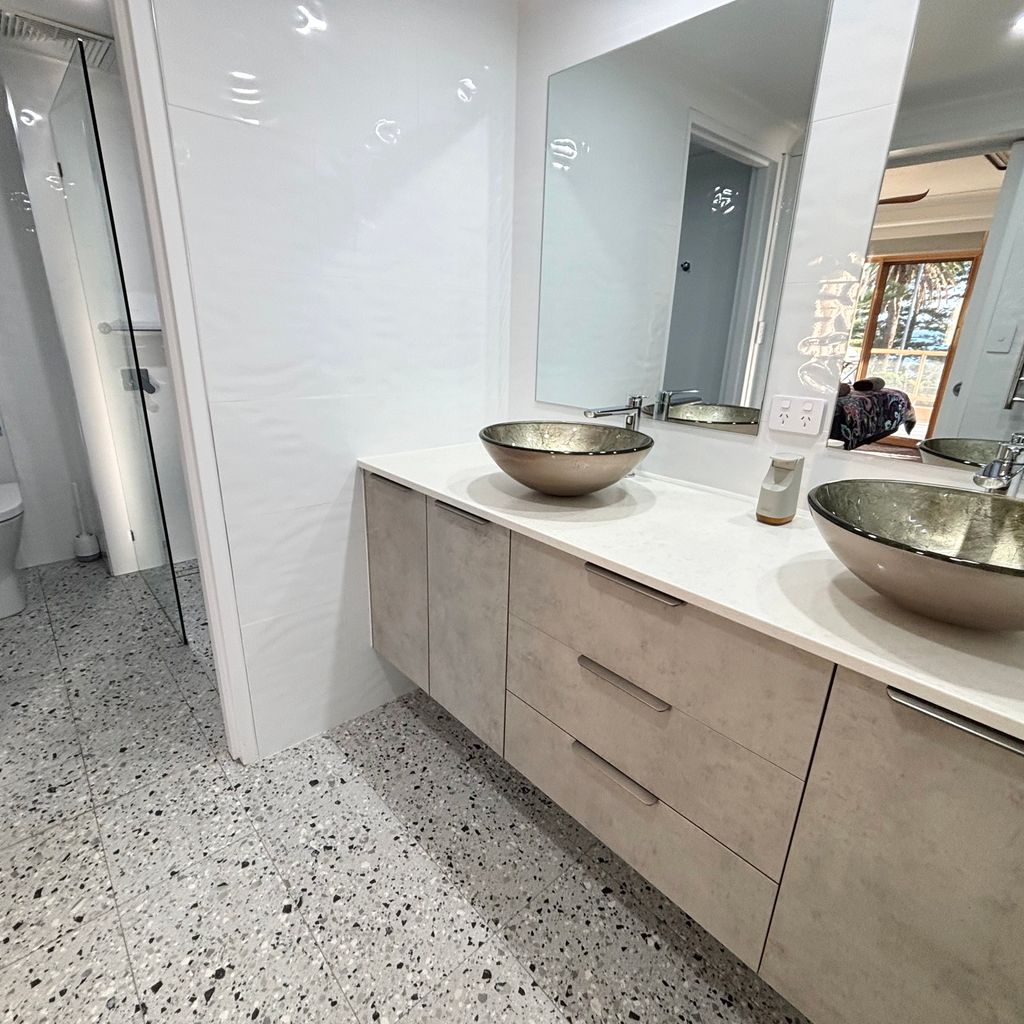 Master ensuite. 