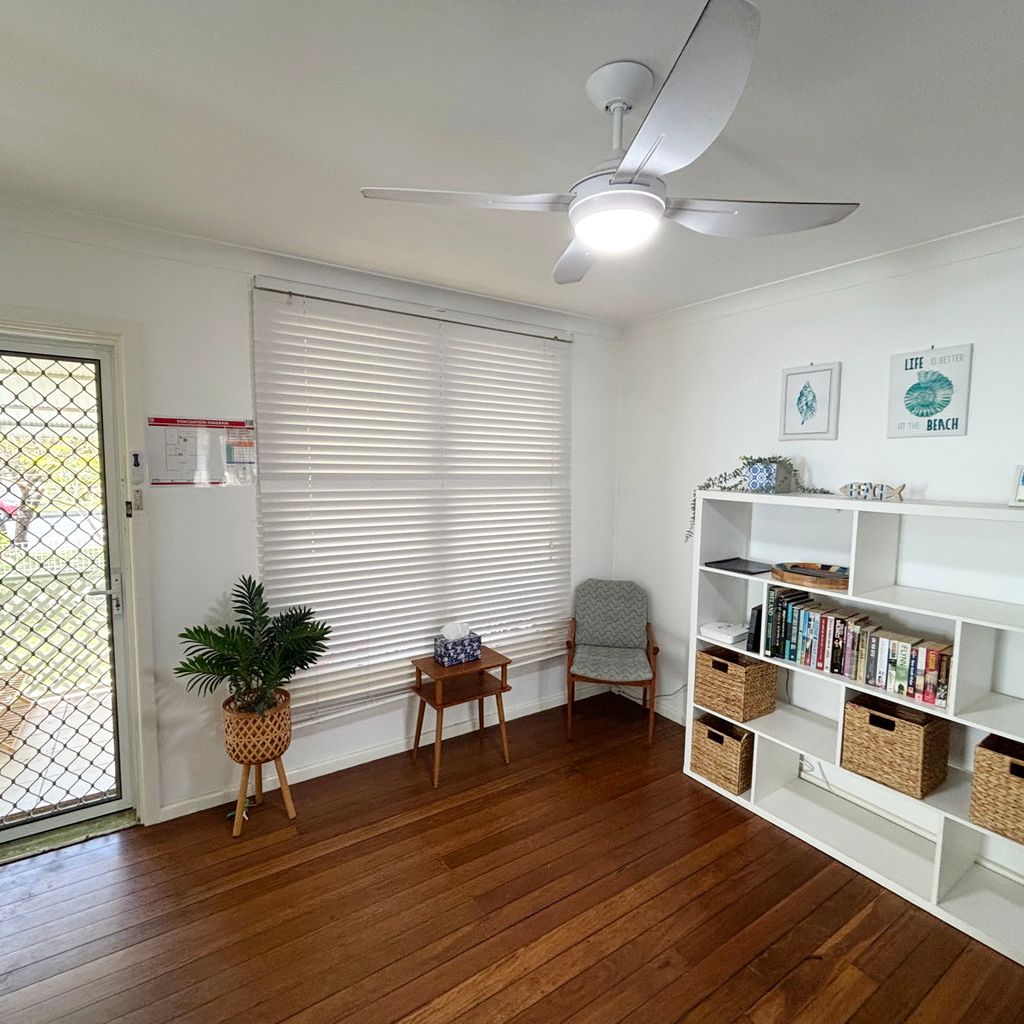 Front sitting area. 