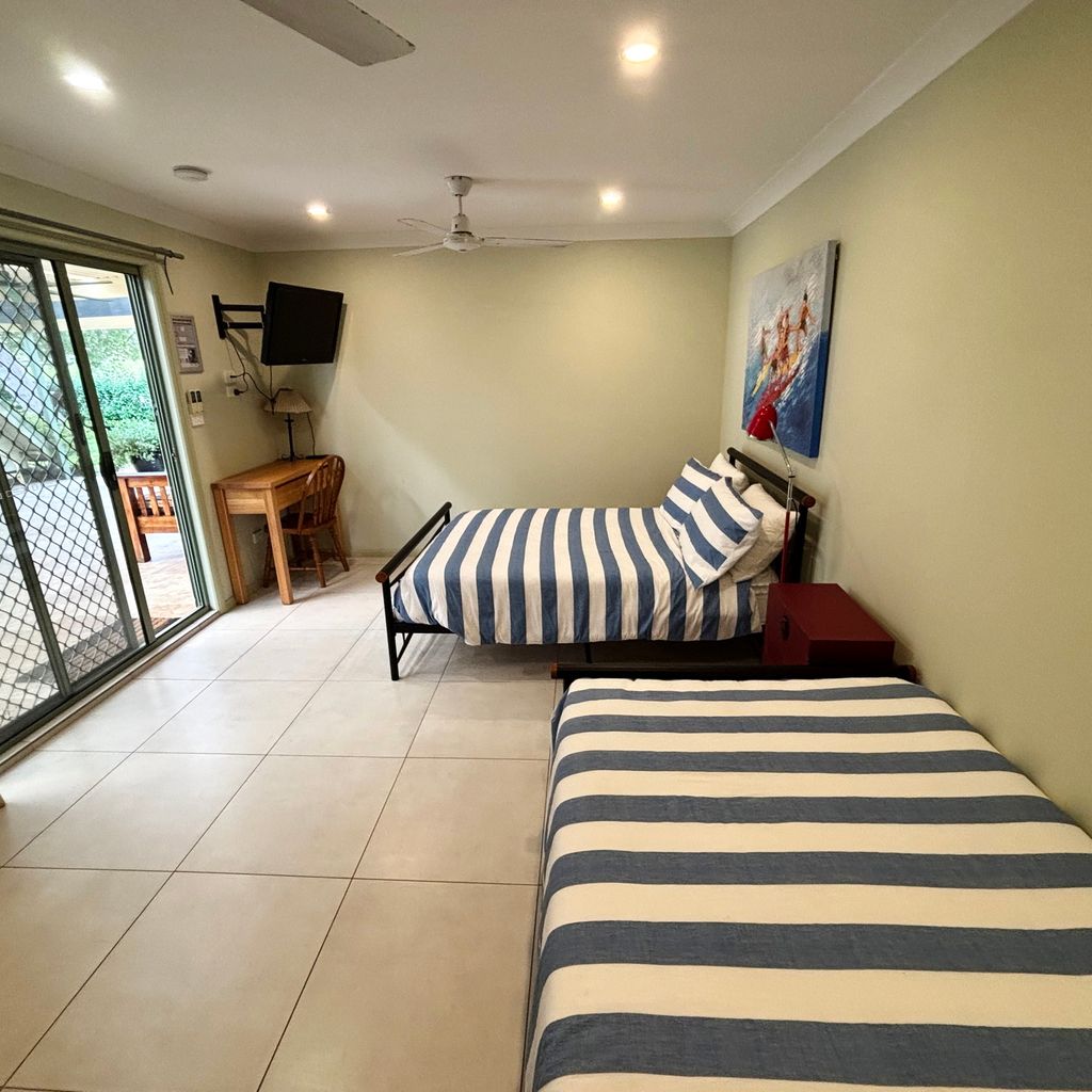 'Sleep-out' bedroom. 