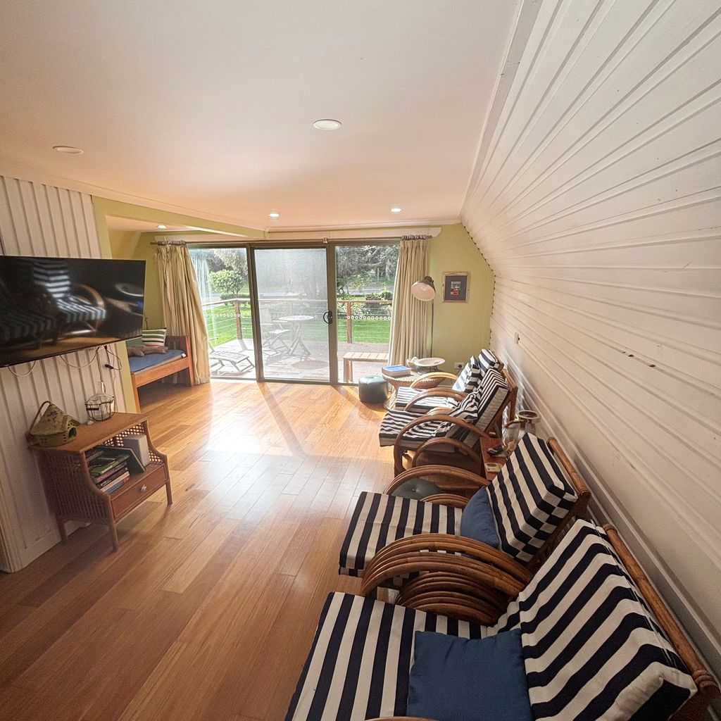 Living area. 