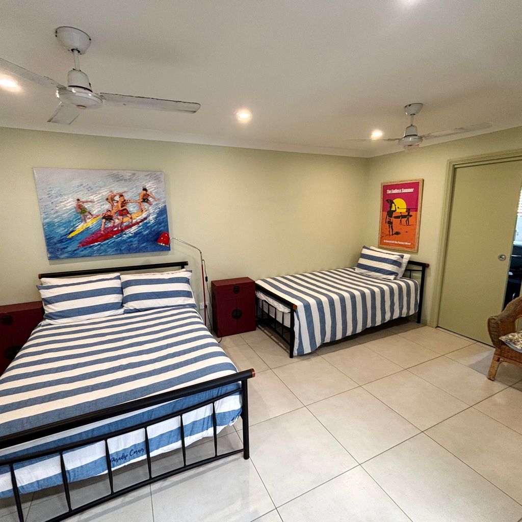 'Sleep-out' bedroom. 