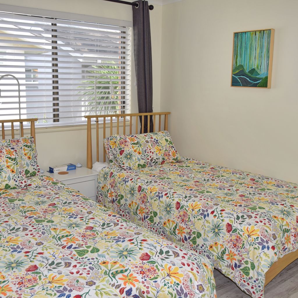 Second bedroom.