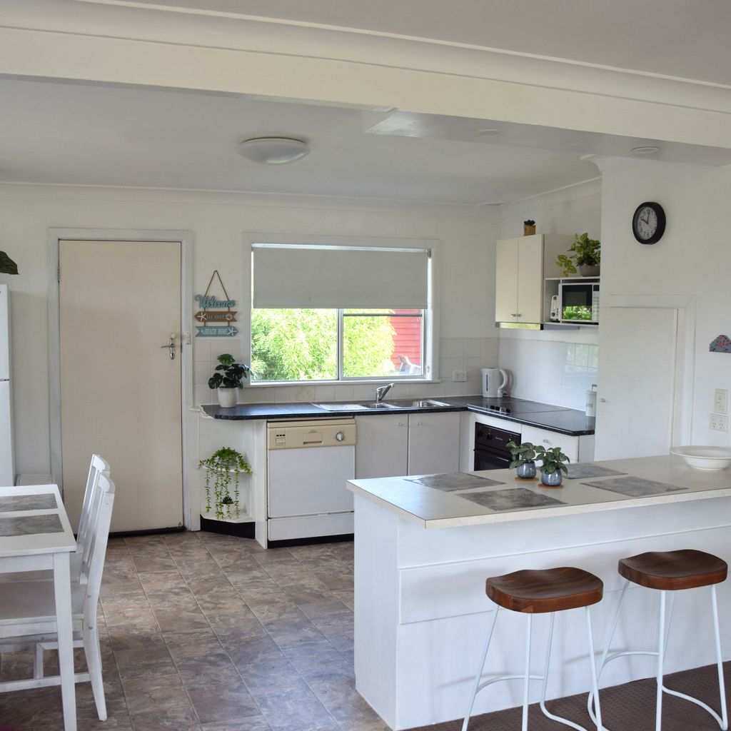 Kitchen and dining area.