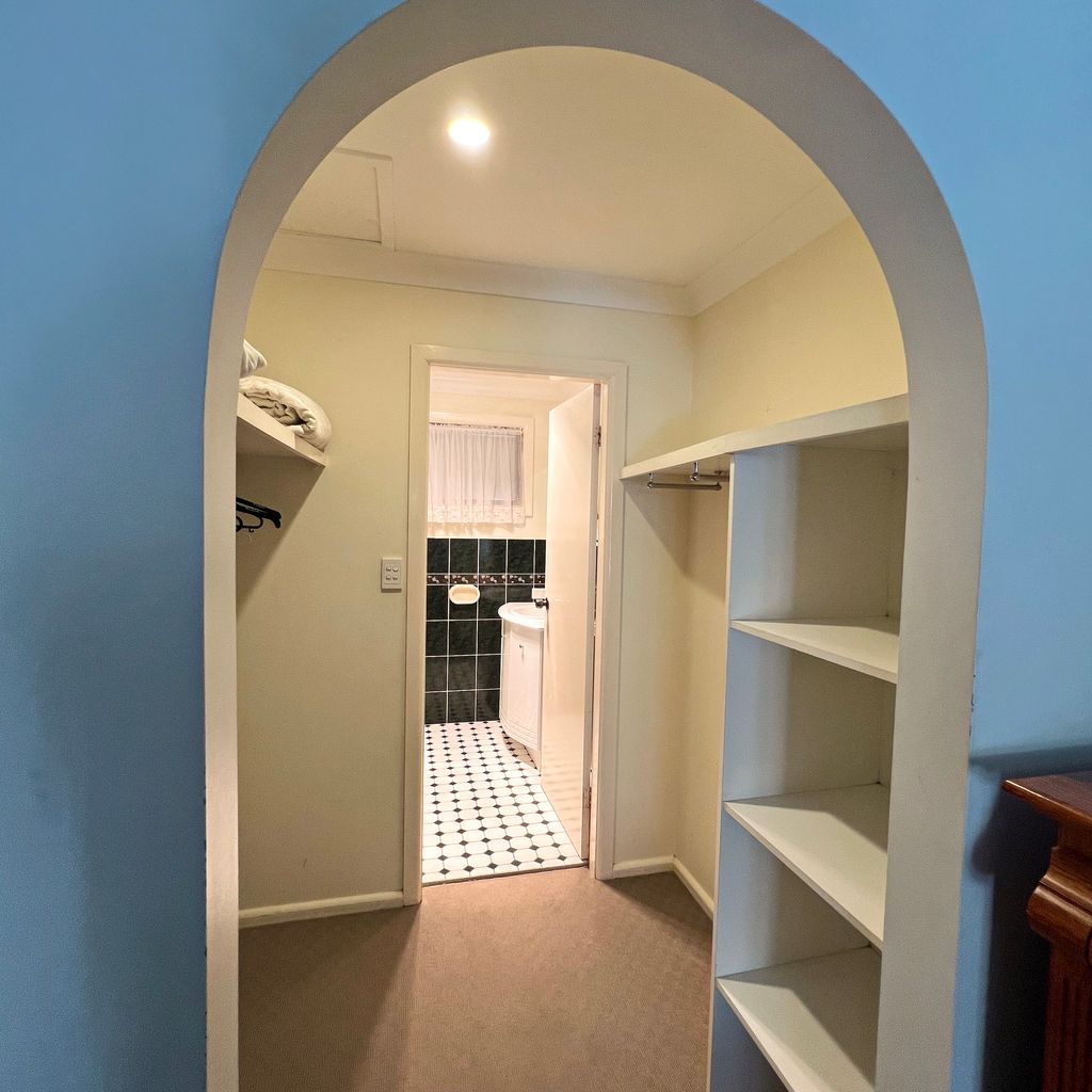 Walk in robe and ensuite.