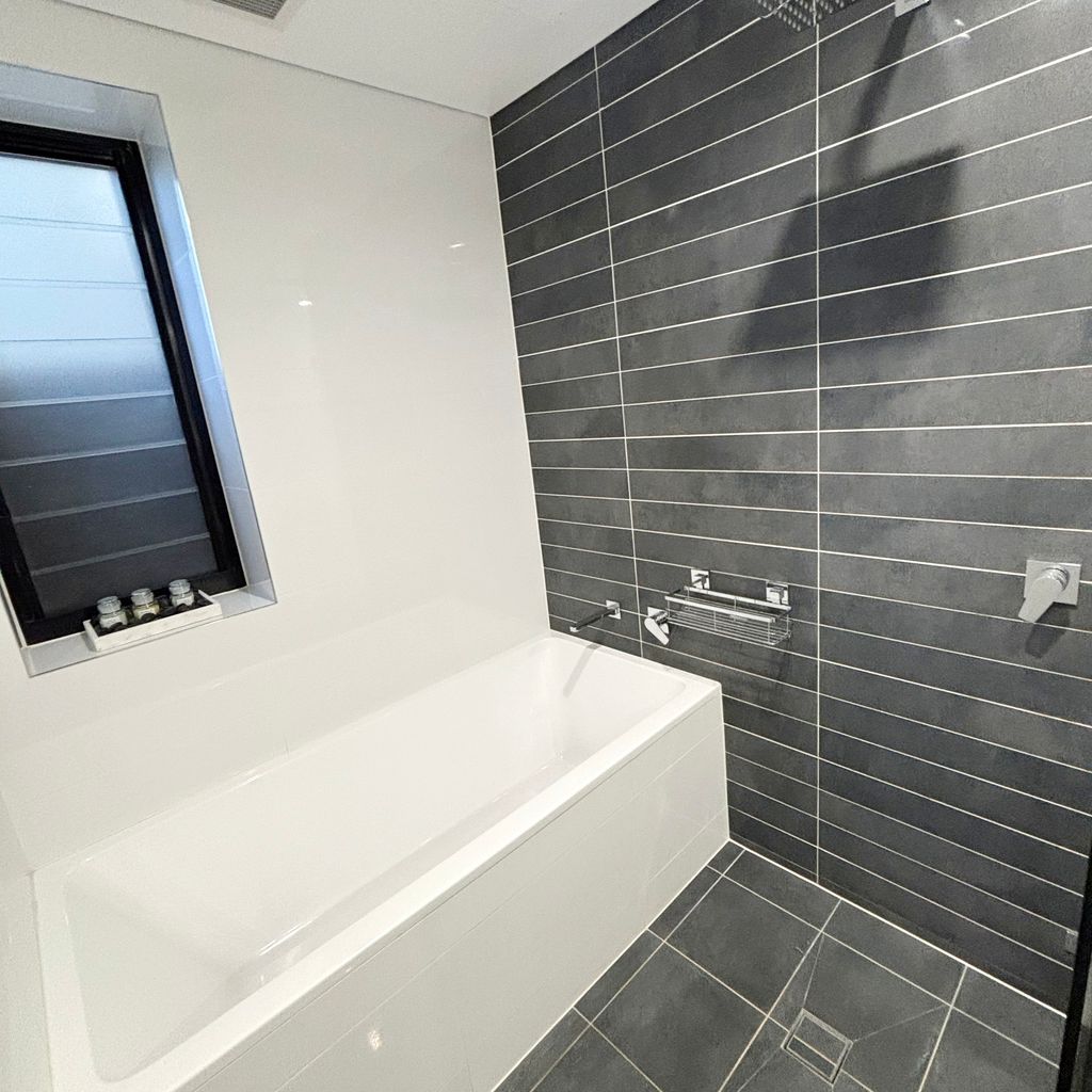 Main bathroom.