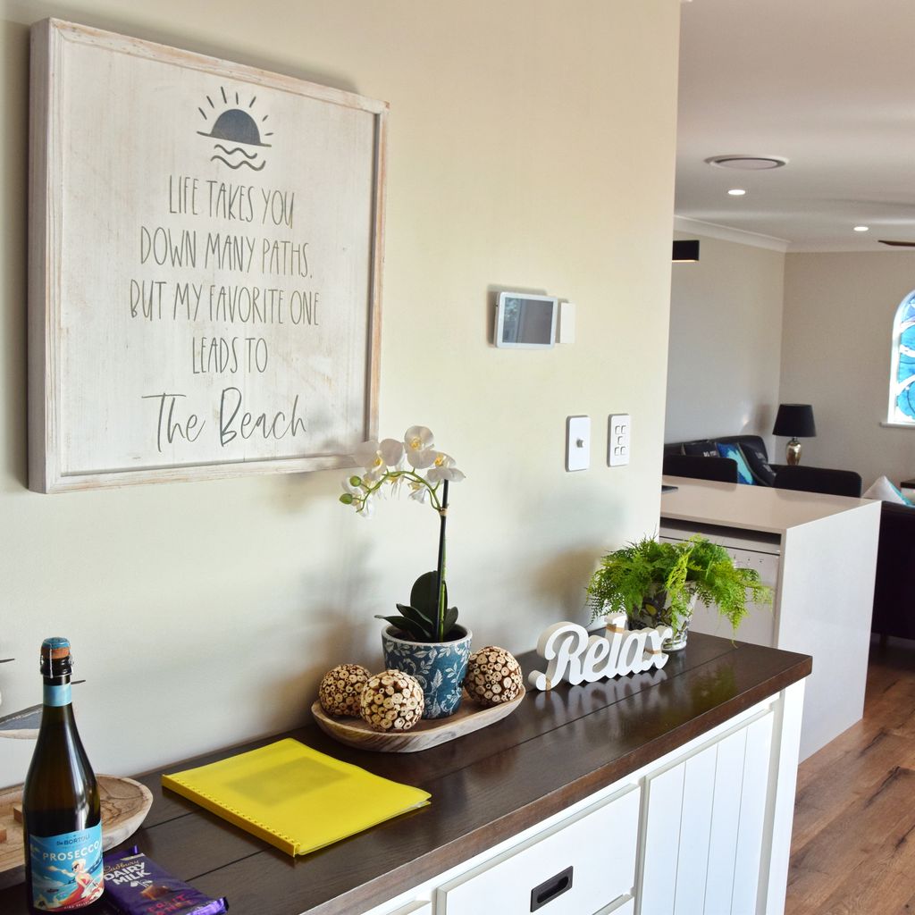 Buffet with welcome gift.