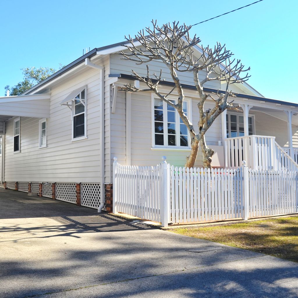 External view of the property and carport.