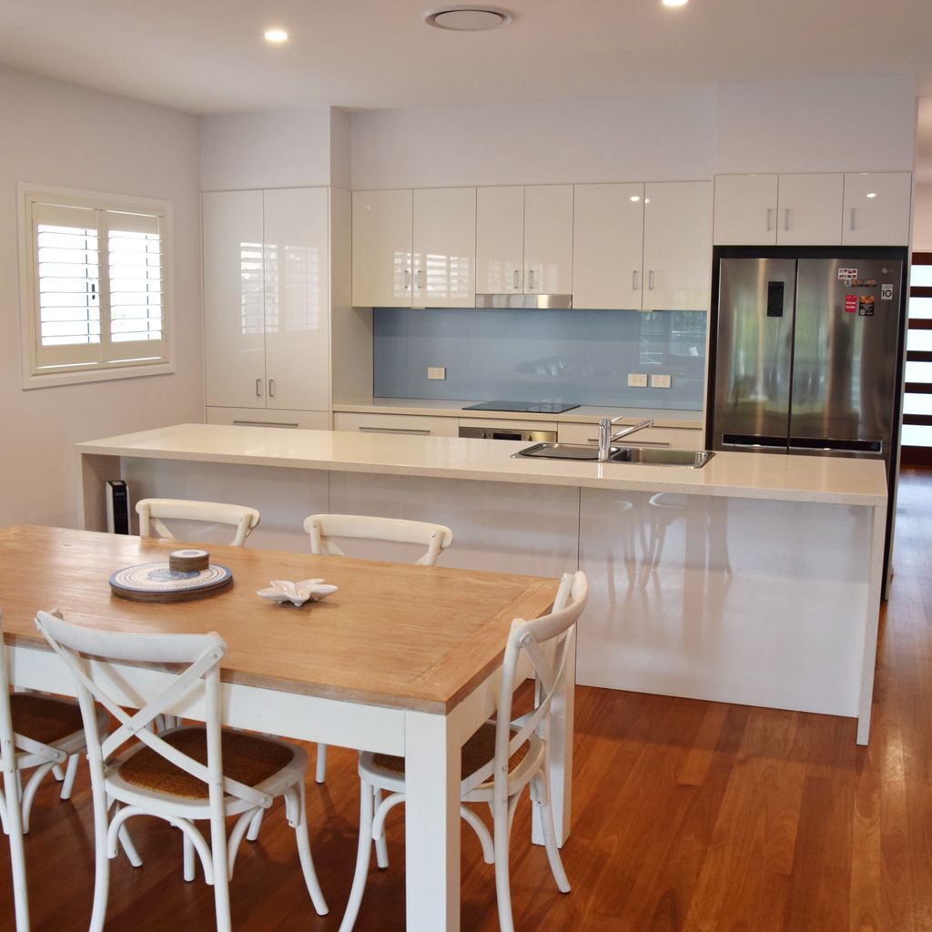 Kitchen and dining area.