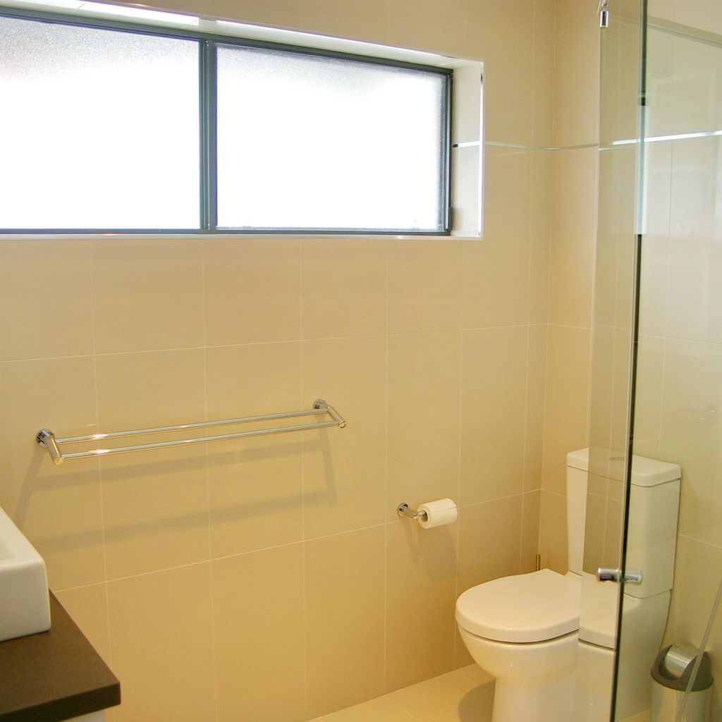 Ensuite bathroom.