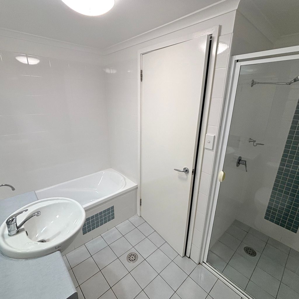 Jubilee Apartment 08