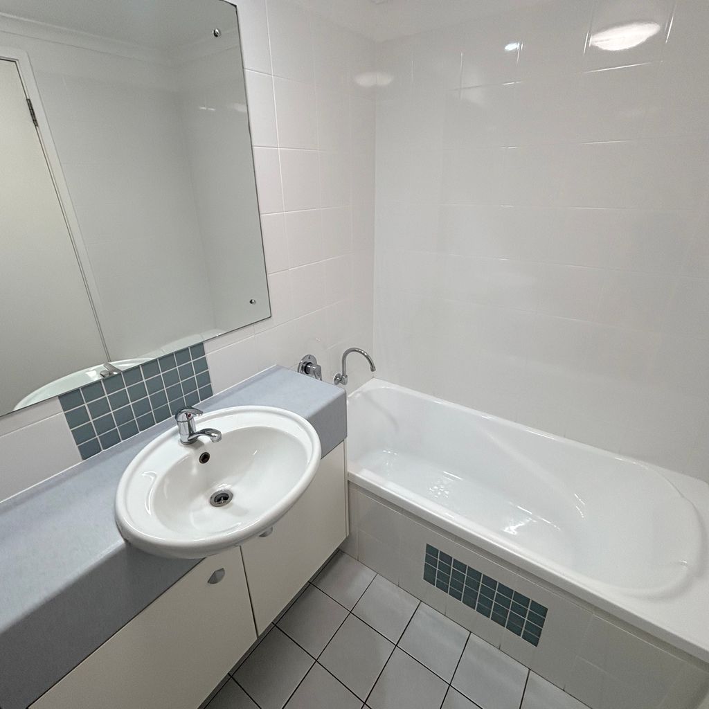 Jubilee Apartment 08