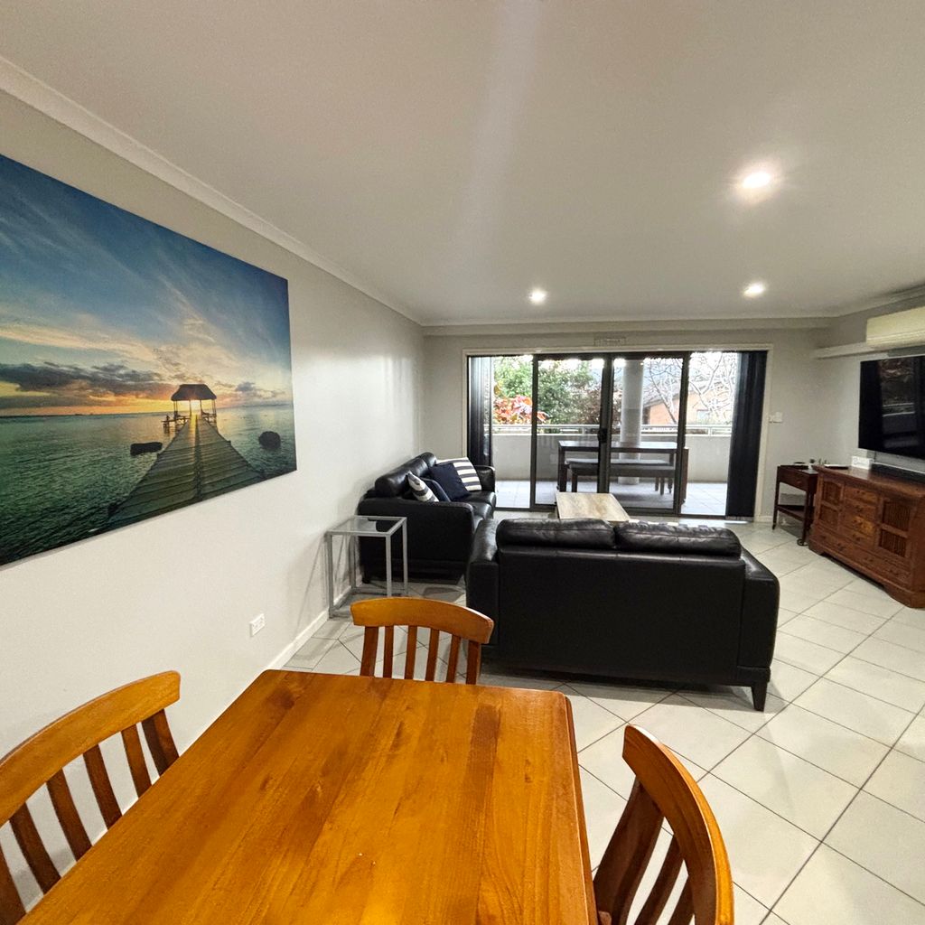 Jubilee Apartment 08
