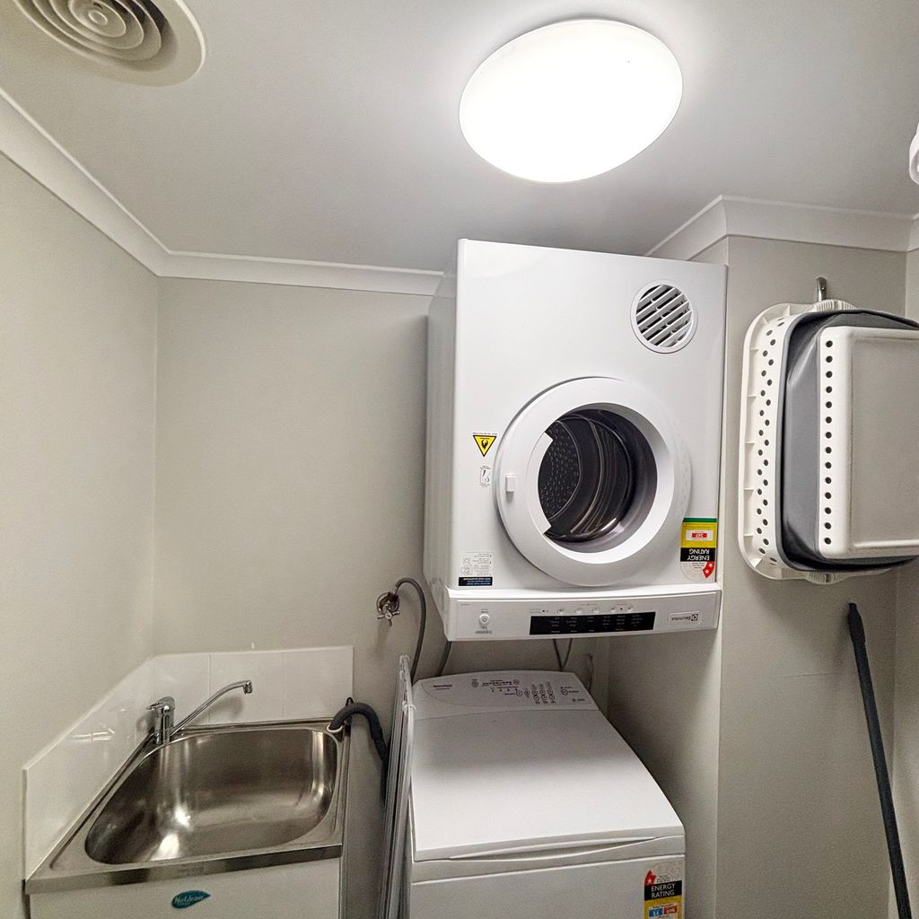 Jubilee Apartment 08