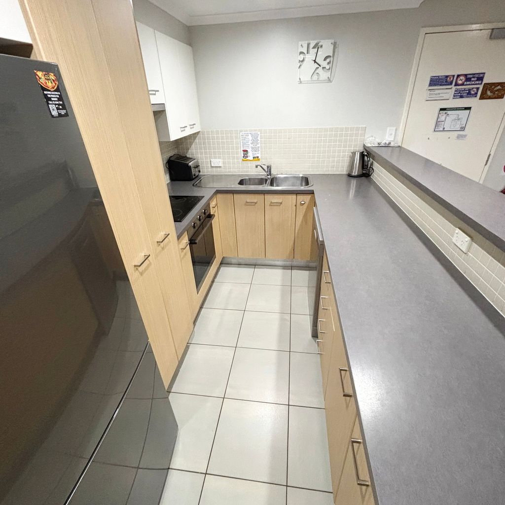 Jubilee Apartment 08