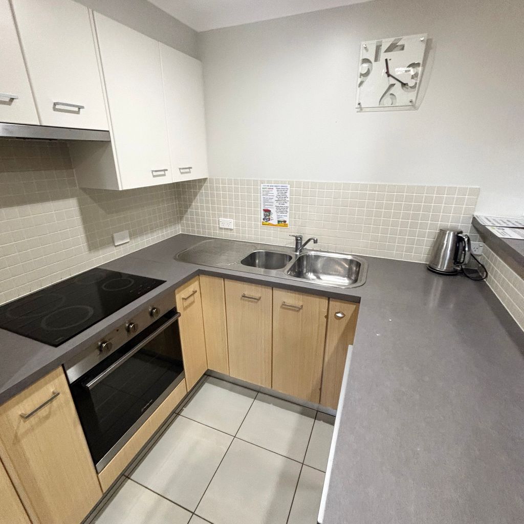 Jubilee Apartment 08