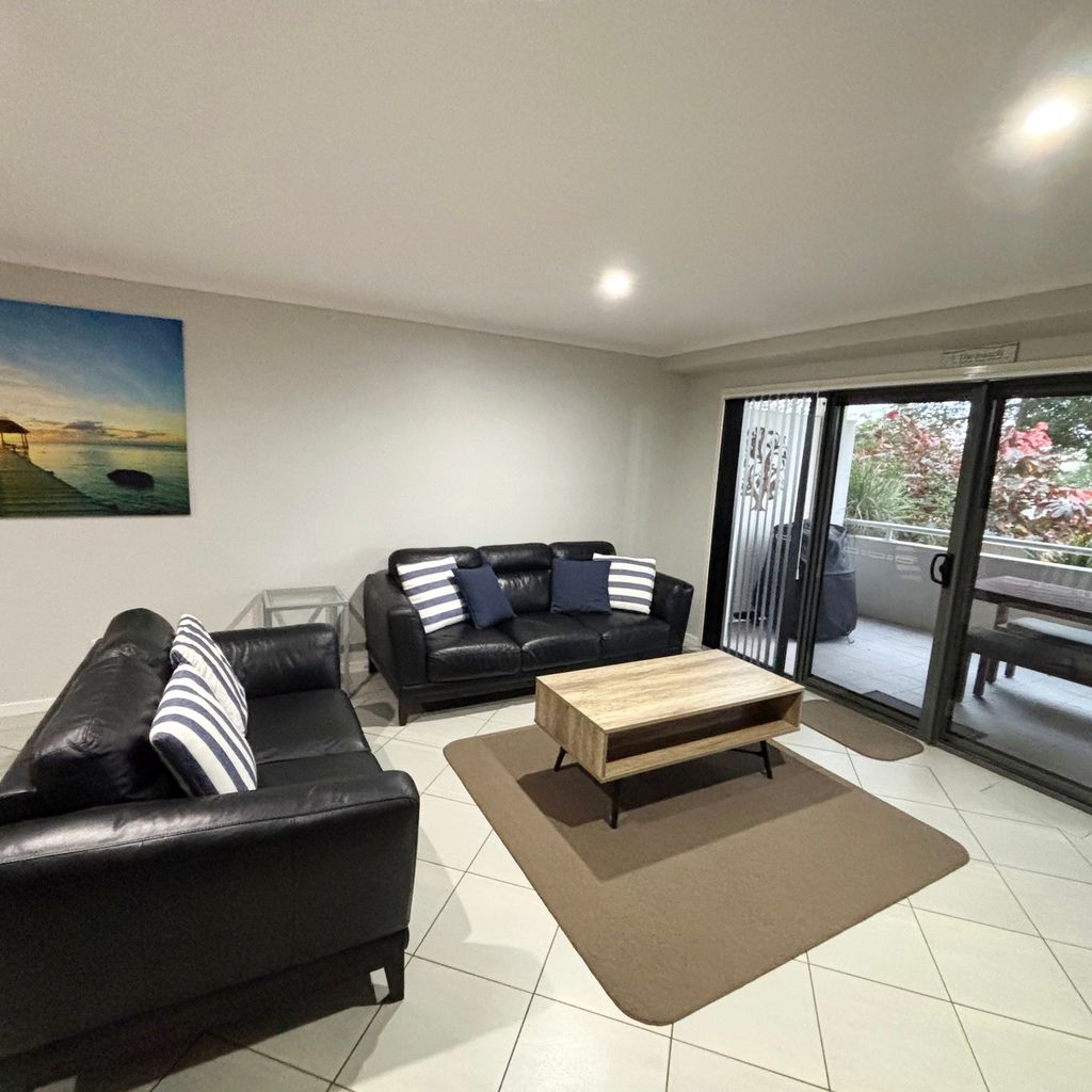 Jubilee Apartment 08