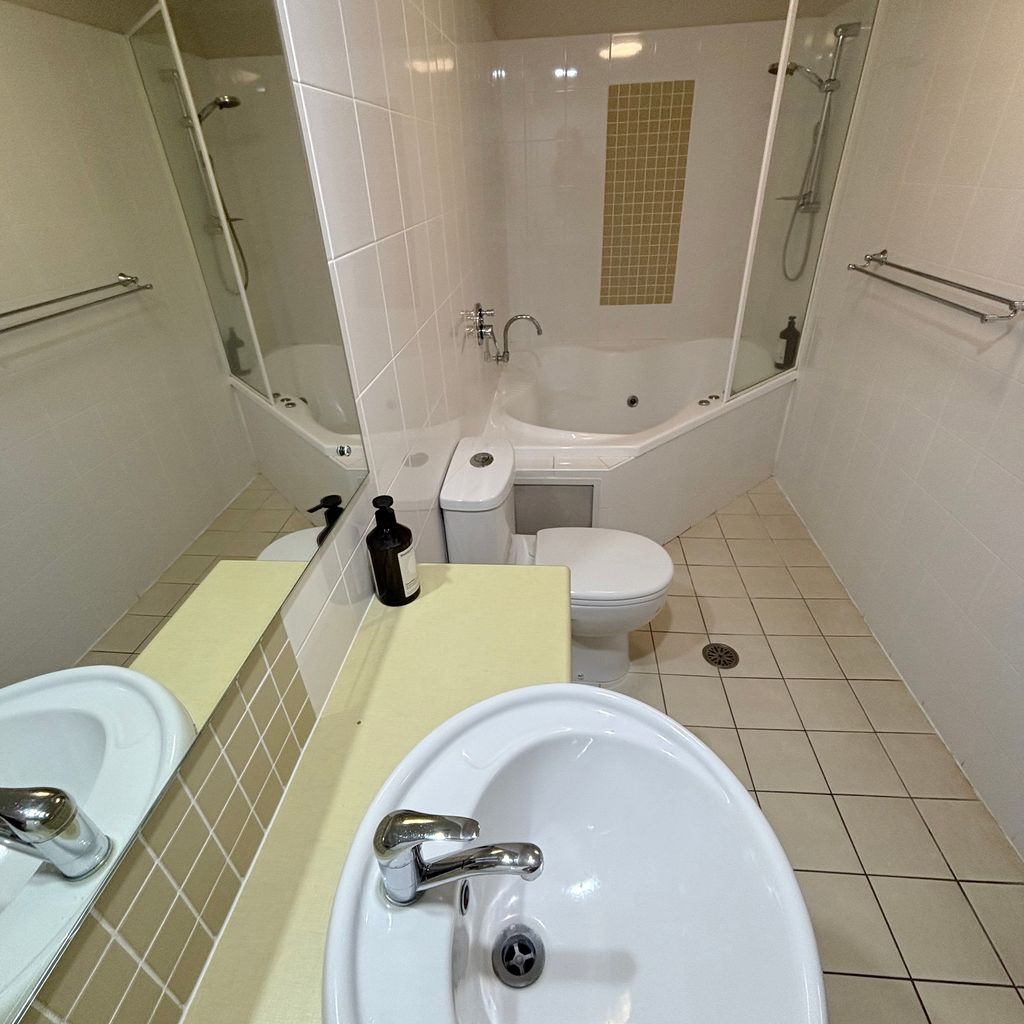 Jubilee Apartment 11