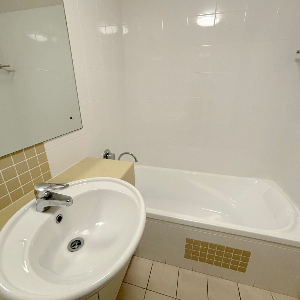 Jubilee Apartment 11