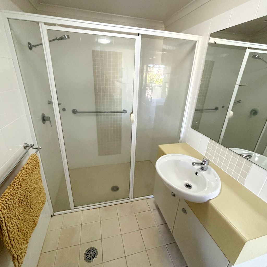 Jubilee Apartment 04