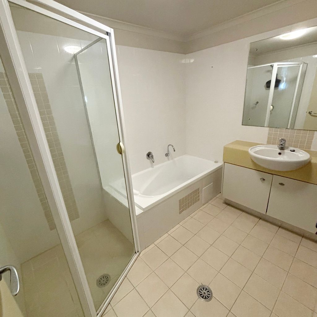 Jubilee Apartment 04