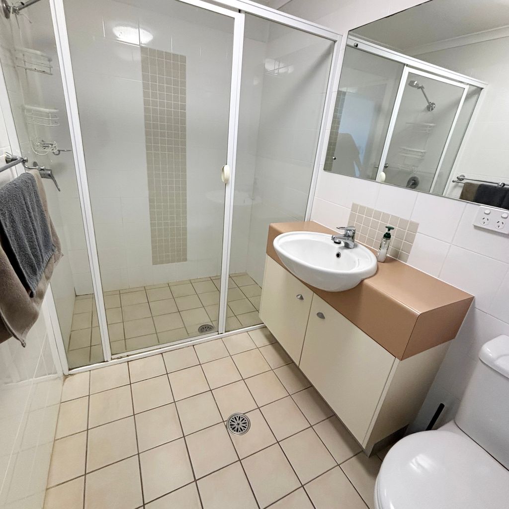 Jubilee Apartment 06