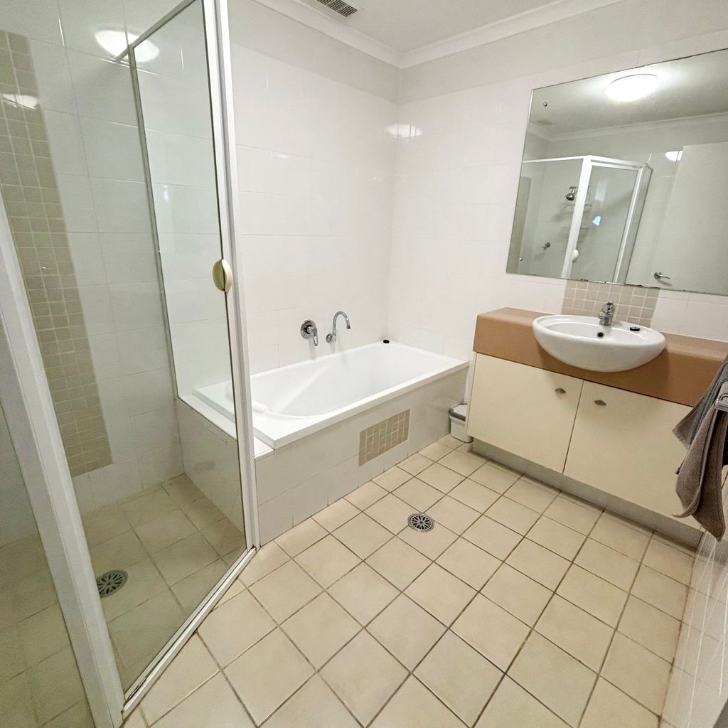 Jubilee Apartment 06