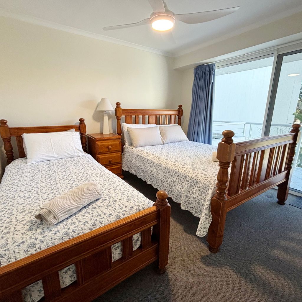 Second bedroom.