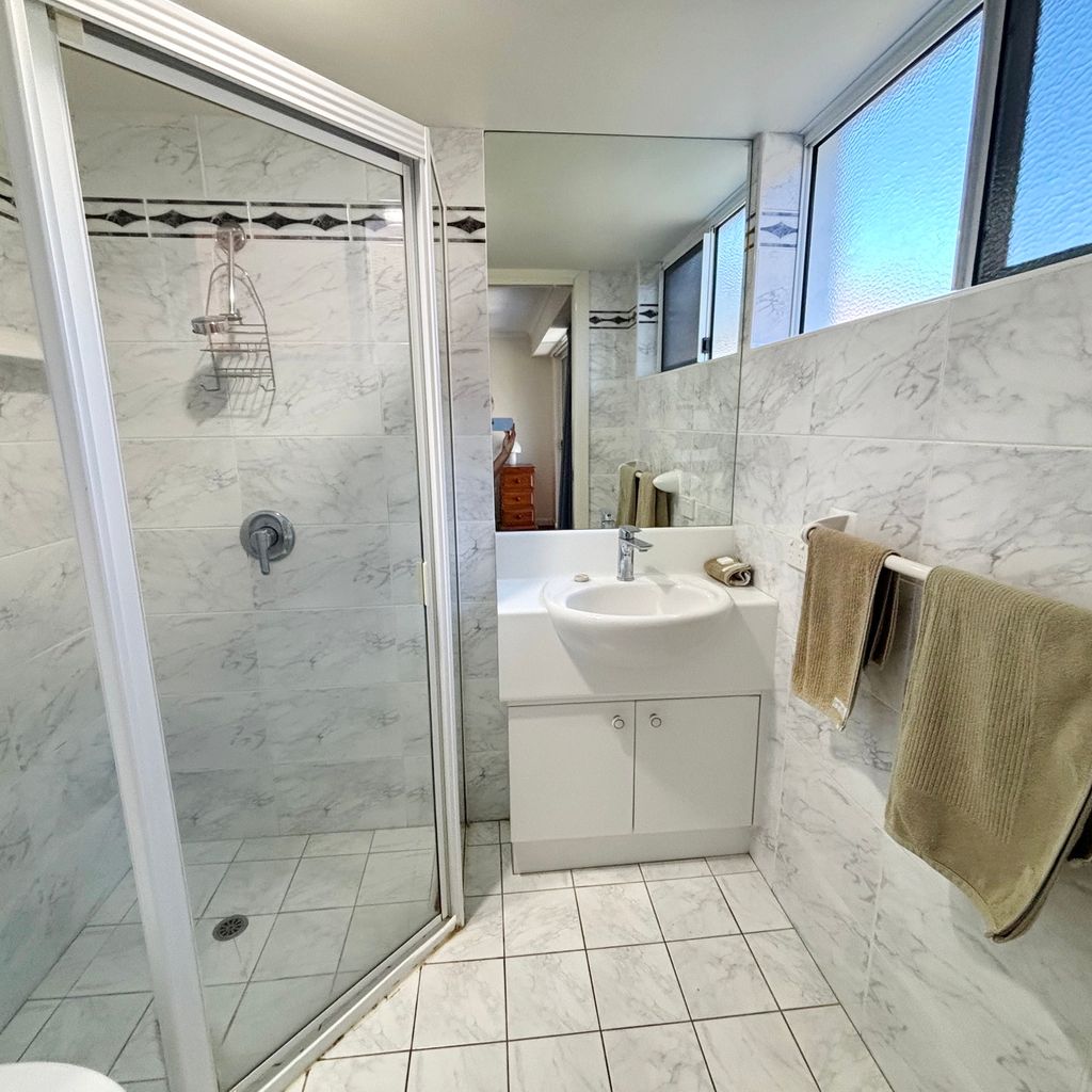Master ensuite. 