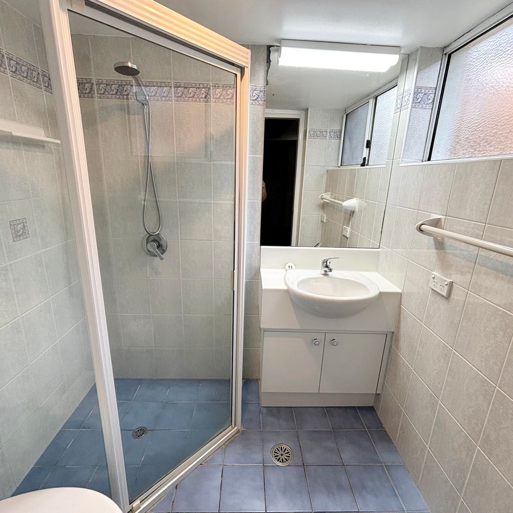 Master ensuite. 