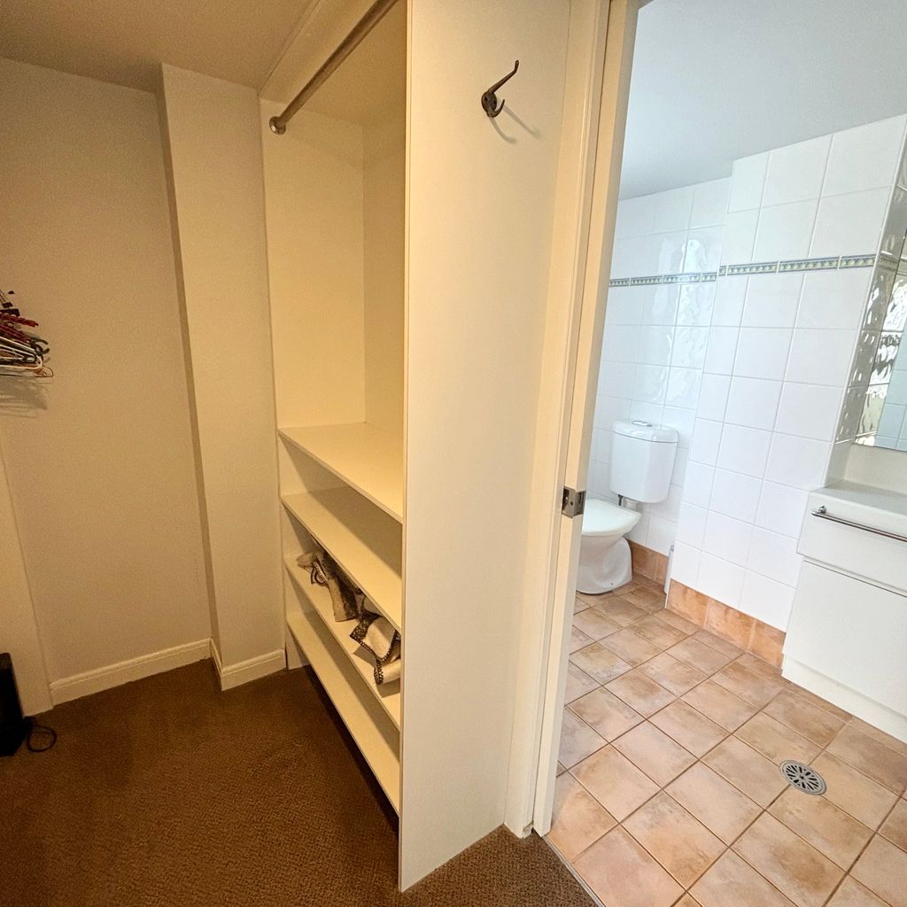 Master ensuite and walk-in robe. 