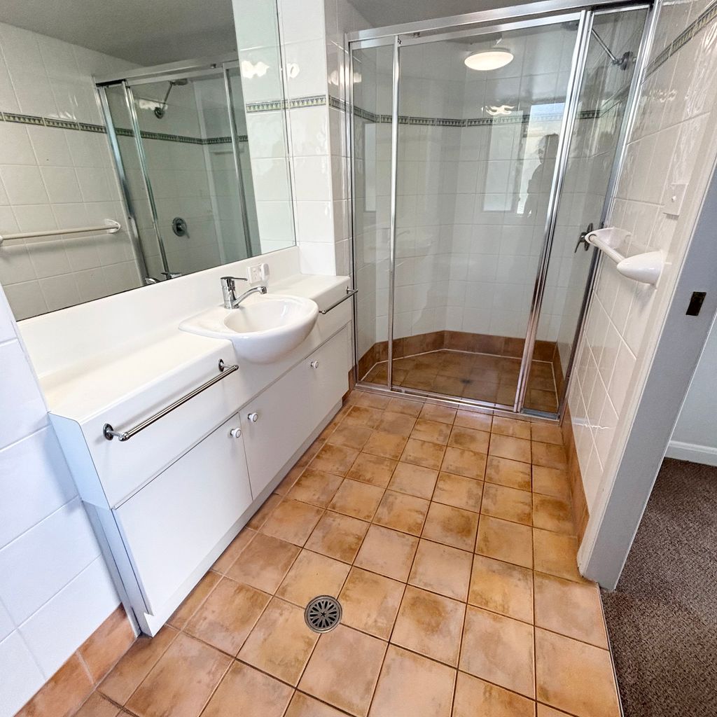 Master ensuite. 