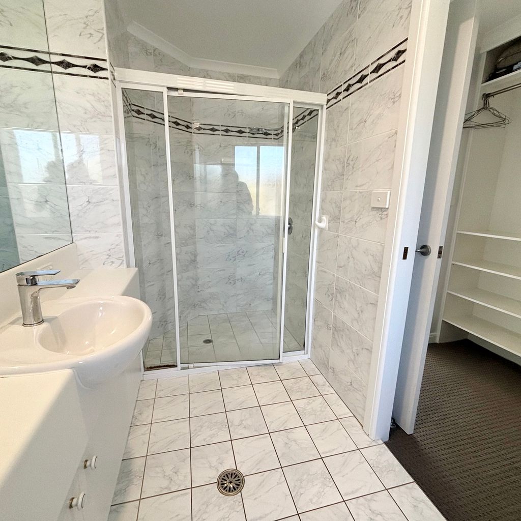 Master ensuite. 