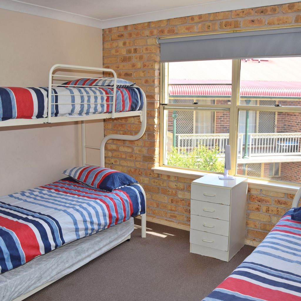 Second bedroom.