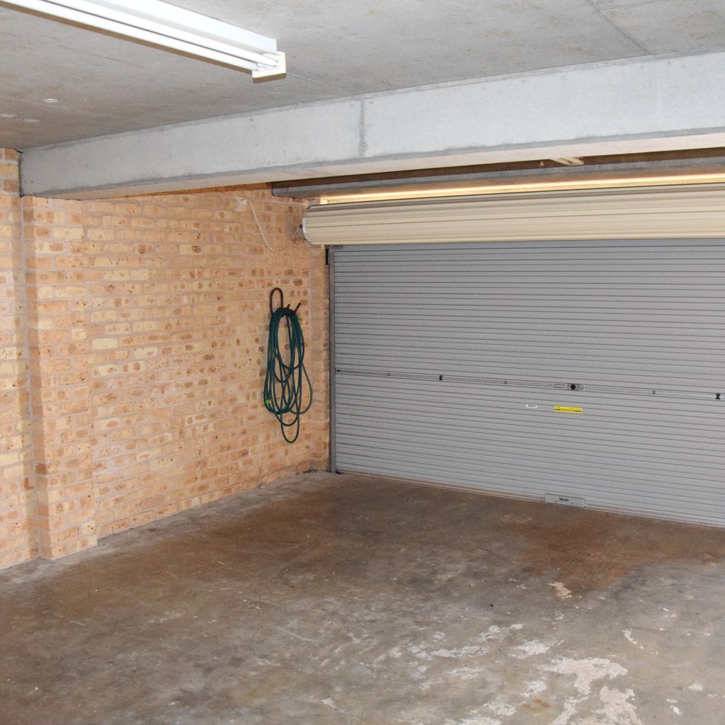 Garage.