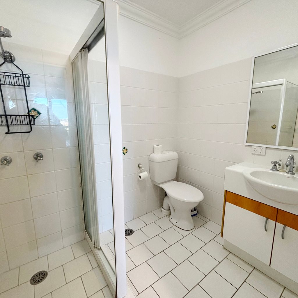 Master ensuite. 